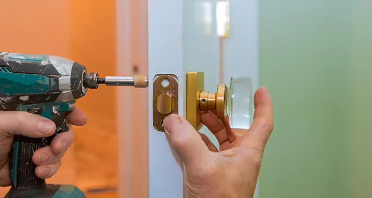 Broken Door Knob Fix in Citrus Park, FL
